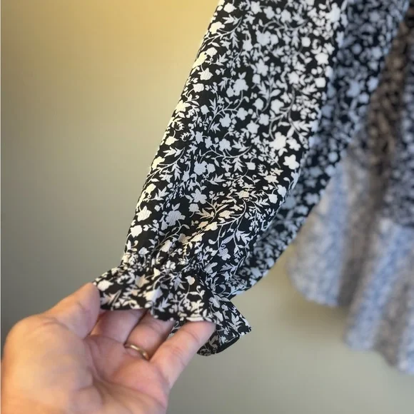 LOGO by Lori Goldstein Floral Long Sleeve Blouse Top Contrasting Panels 2X - Picture 4 of 7